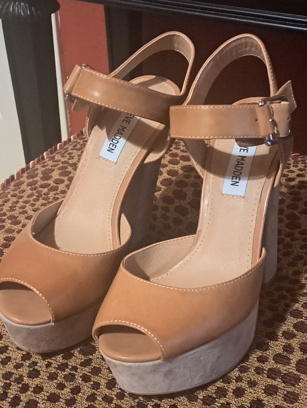 Steve Madden Cognac Tan Platform Peep-Toe Sandals